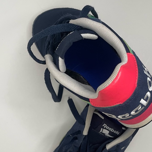 Women’s VINTAGE Retro Suede Reebok Run Classic Shoes Size 6 - Picture 3 of 4